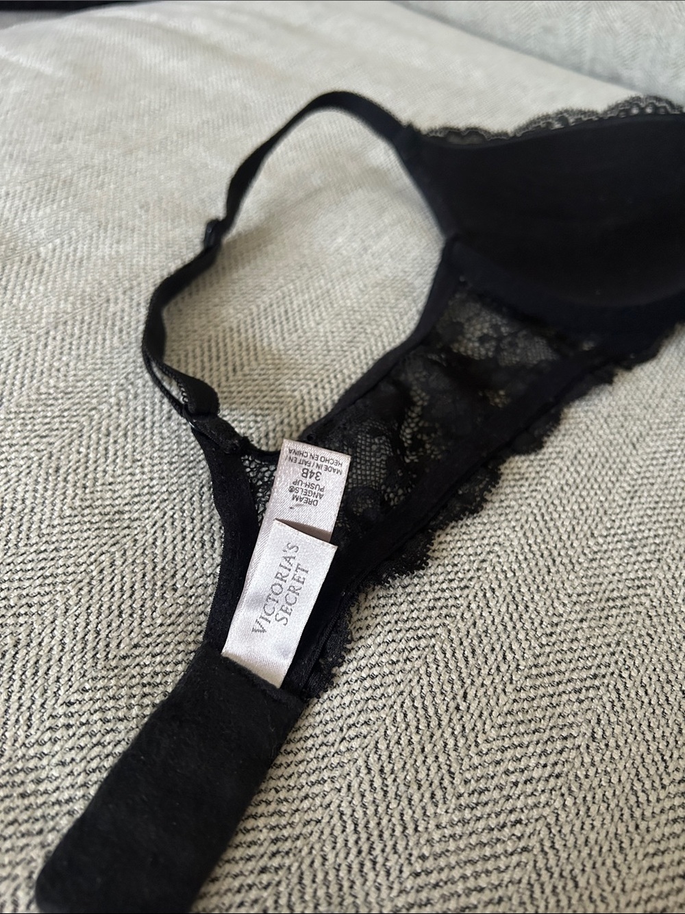 Victoria's Secret Black Lace Underwire Pushup Bra - Picture 4 of 6